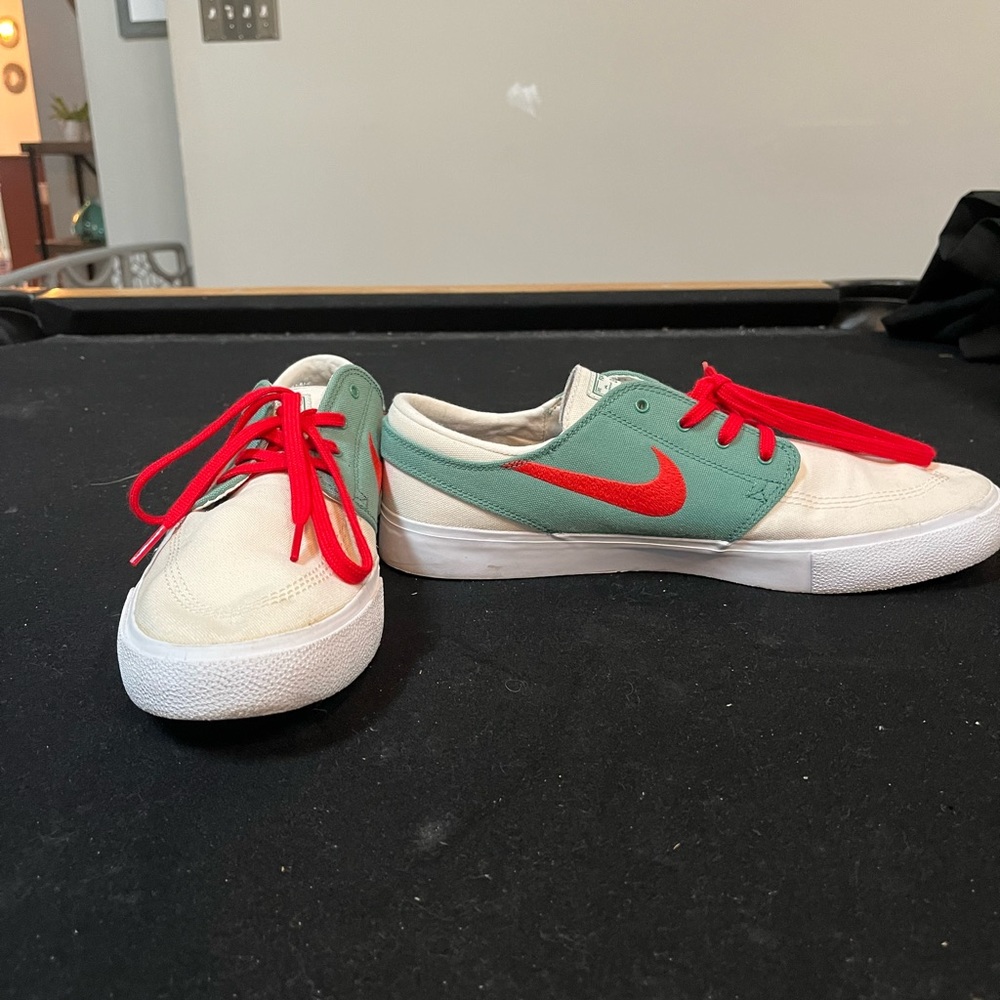 Nike Sb Janoski Pale Ivory/Atom Red